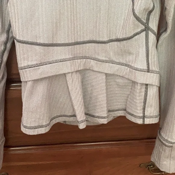 Vintage Lululemon Detailed Jacket - Picture 3 of 5